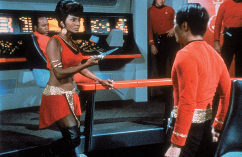 016-star-trek-theredlist.jpg