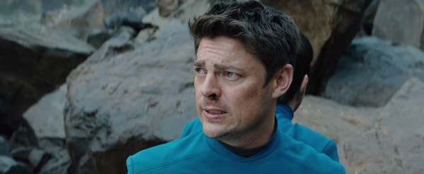 bones_spock_beyond_trailer_151220.jpg